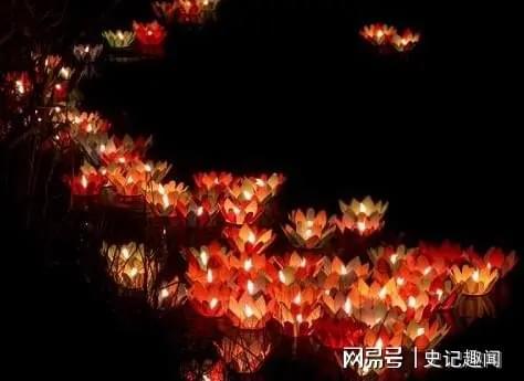 中元节血月中元节血月是一个特定的文化现象，其中融合了传统民间信仰和现代天文现象。